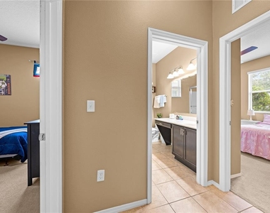 4704 Ruby Red Lane - Photo Thumbnail 7
