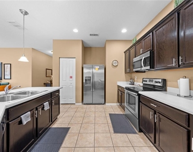4704 Ruby Red Lane - Photo Thumbnail 31