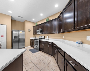 4704 Ruby Red Lane - Photo Thumbnail 29
