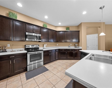 4704 Ruby Red Lane - Photo Thumbnail 34