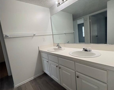 2523 N Alafaya Trail - Photo Thumbnail 14