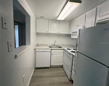 2523 N Alafaya Trail - Photo Thumbnail 5