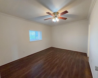 2210 Dorrington Street - Photo Thumbnail 7