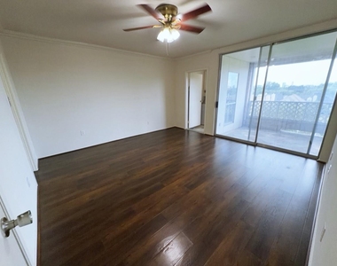 2210 Dorrington Street - Photo Thumbnail 4