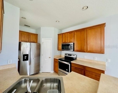 1953 Estancia Circle - Photo Thumbnail 10
