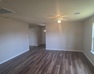 9827 Pelsey Street - Photo Thumbnail 5
