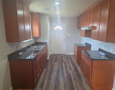 9827 Pelsey Street - Photo Thumbnail 7