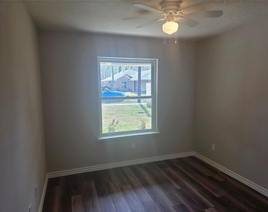 9827 Pelsey Street - Photo Thumbnail 2
