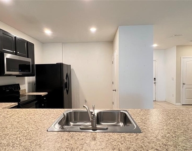 9017 Alba Lane - Photo Thumbnail 10