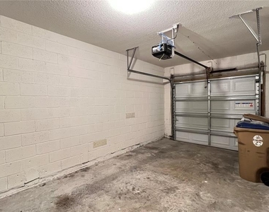 9017 Alba Lane - Photo Thumbnail 5