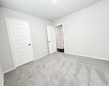 21611 Dessert Lilly Road - Photo Thumbnail 17