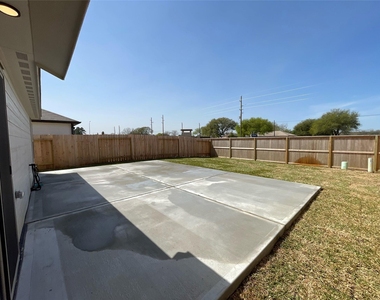 21611 Dessert Lilly Road - Photo Thumbnail 26