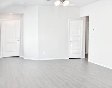 21611 Dessert Lilly Road - Photo Thumbnail 18