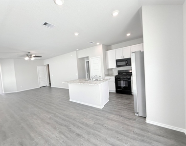 21611 Dessert Lilly Road - Photo Thumbnail 12