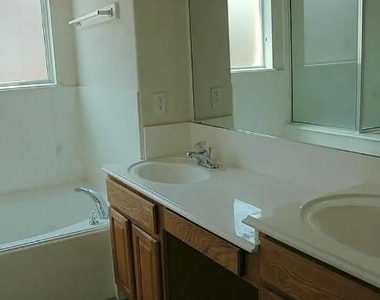 5435 Carta Valley Lane - Photo Thumbnail 2