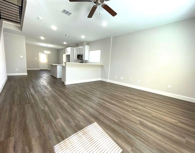 9327 Camay Drive - Photo Thumbnail 5