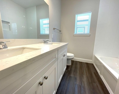 9327 Camay Drive - Photo Thumbnail 10