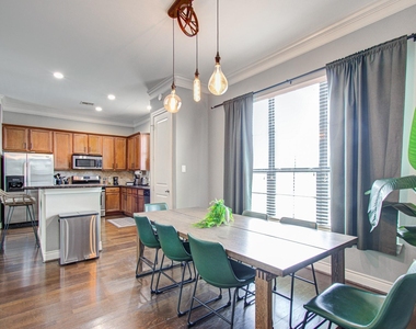 4001 Dallas Street - Photo Thumbnail 10