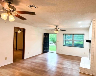 601 Ne 26th Street - Photo Thumbnail 3