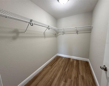 309 Locust Road - Photo Thumbnail 8
