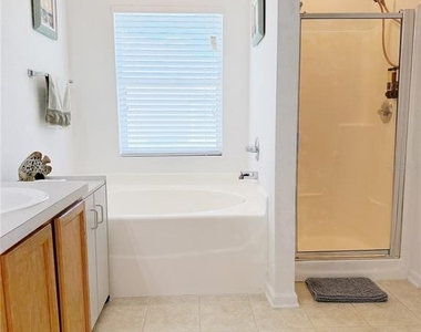 6825 Sw 64th Terrace - Photo Thumbnail 17