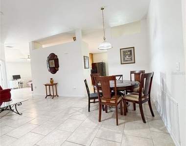 6825 Sw 64th Terrace - Photo Thumbnail 5