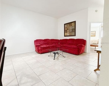 6825 Sw 64th Terrace - Photo Thumbnail 7