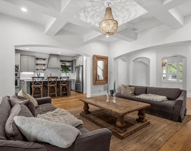 4308 Canoas Drive - Photo Thumbnail 8