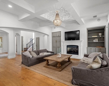 4308 Canoas Drive - Photo Thumbnail 5