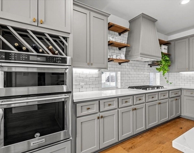 4308 Canoas Drive - Photo Thumbnail 13