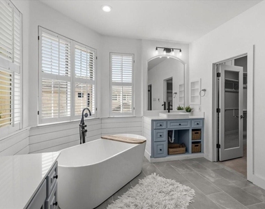 4308 Canoas Drive - Photo Thumbnail 21
