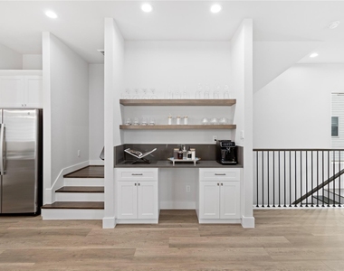 2508 Gray Street - Photo Thumbnail 7