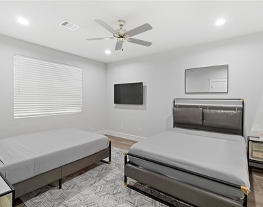 2508 Gray Street - Photo Thumbnail 16