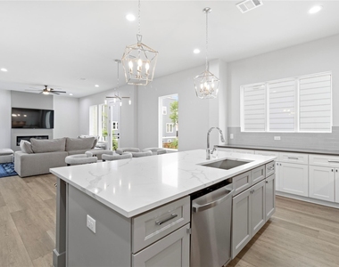 2508 Gray Street - Photo Thumbnail 10