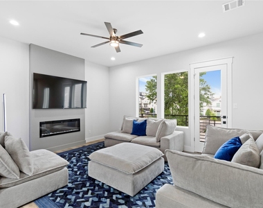 2508 Gray Street - Photo Thumbnail 5
