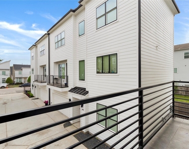2508 Gray Street - Photo Thumbnail 2