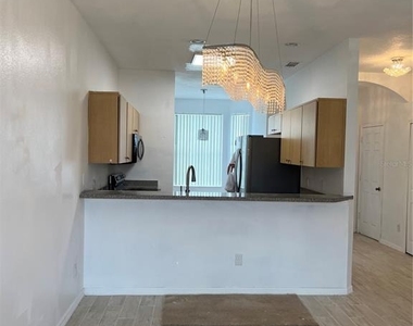 1205 S Beach Circle - Photo Thumbnail 8