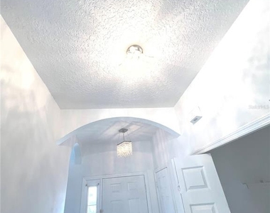 1205 S Beach Circle - Photo Thumbnail 4
