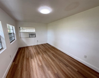 165 E Pomelo Street - Photo Thumbnail 14