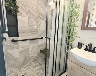 1650 Hastings Drive - Photo Thumbnail 9