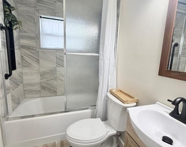 1650 Hastings Drive - Photo Thumbnail 11