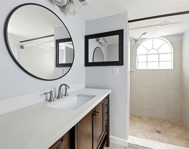 2723 N Poinciana Boulevard - Photo Thumbnail 16