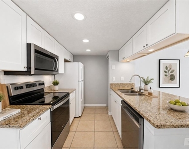 2723 N Poinciana Boulevard - Photo Thumbnail 10