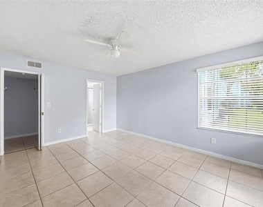 2723 N Poinciana Boulevard - Photo Thumbnail 15