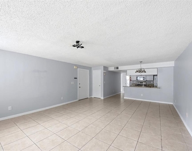 2723 N Poinciana Boulevard - Photo Thumbnail 3