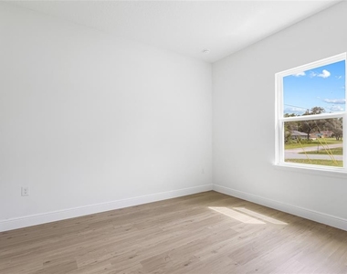 1071 W Hampshire Boulevard - Photo Thumbnail 50