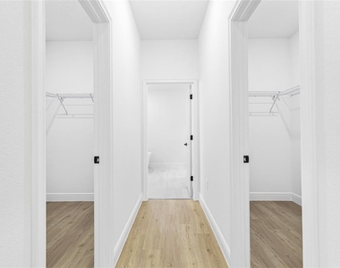 1071 W Hampshire Boulevard - Photo Thumbnail 22