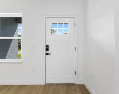 1071 W Hampshire Boulevard - Photo Thumbnail 9