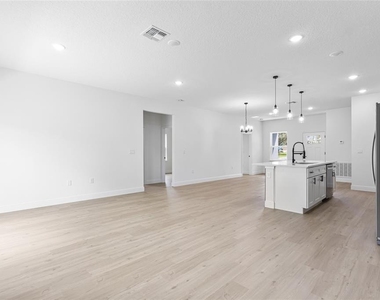 1071 W Hampshire Boulevard - Photo Thumbnail 38