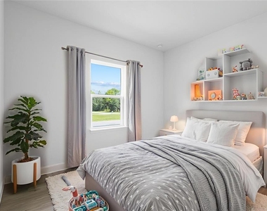 1071 W Hampshire Boulevard - Photo Thumbnail 16